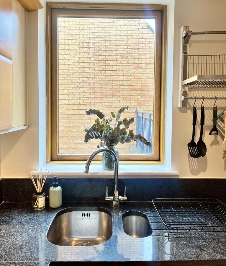 לונדון Spacious Mews Apartment, Clapham מראה חיצוני תמונה